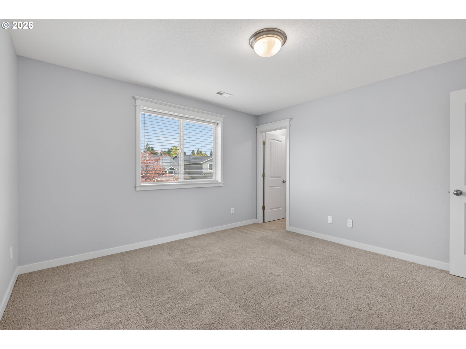 410 Rentfro Way Newberg, OR 97132 - Photo 22 of 39 an empty room with windows