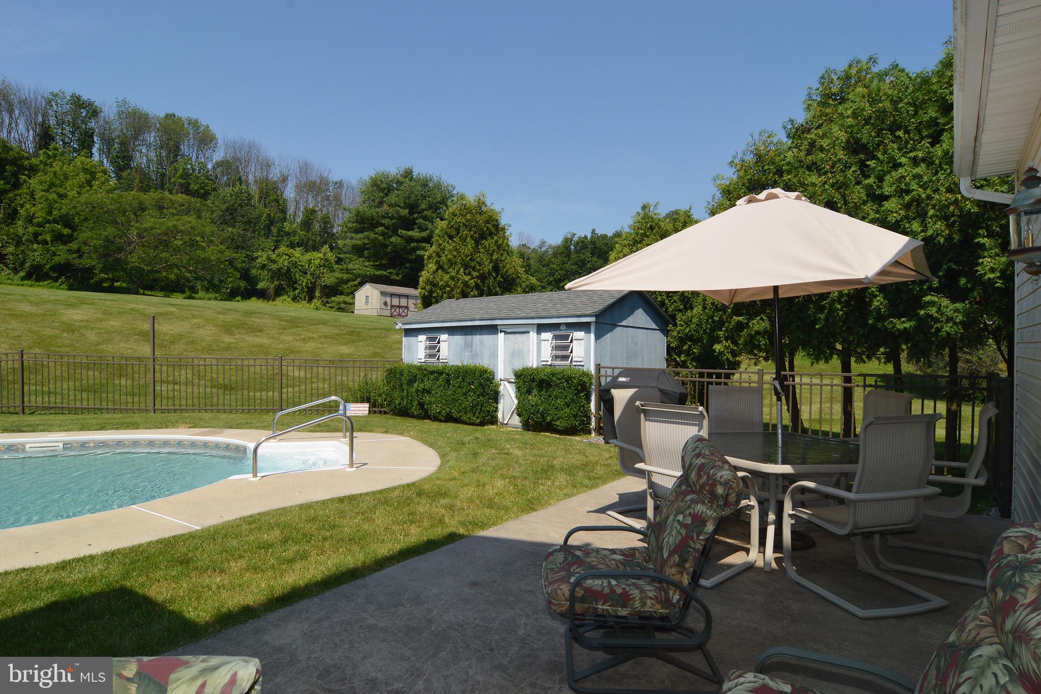 102 Meadowlark Road Reading, PA 19606 - Photo 46 of 56 Patio