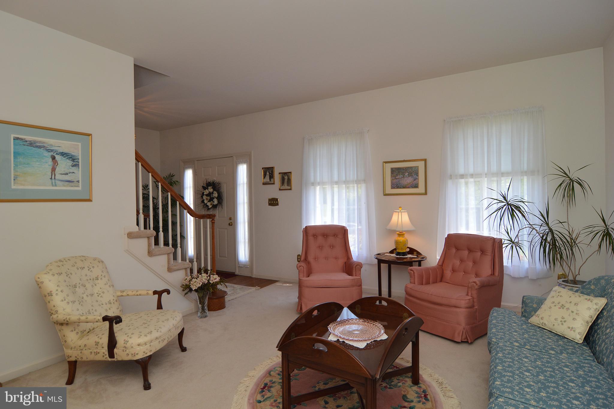 102 Meadowlark Road Reading, PA 19606 - Photo 9 of 56 Living Room