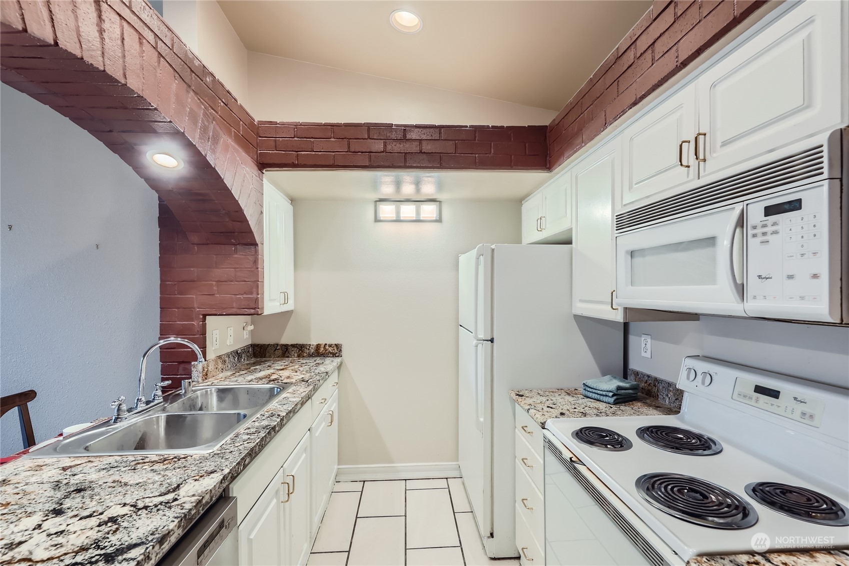 23908 Bothell Everett Highway, Unit A303 Bothell, WA 98021 - Photo 6 of 13