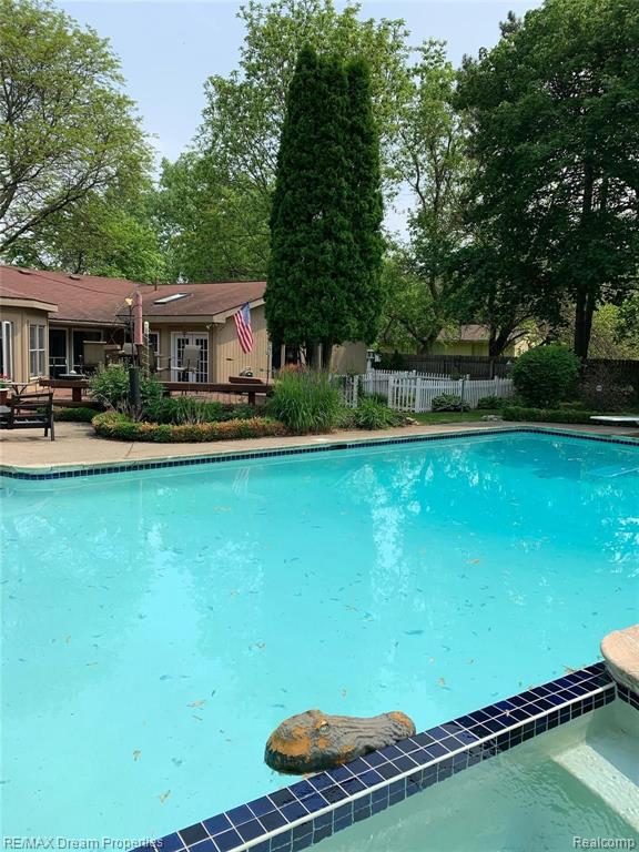 33477 Quaker Valley Road Farmington Hills, MI 48331 - Photo 23 of 23