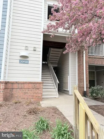 $1,900 | 20958 Timber Ridge Terrace, Unit 104, Ashburn, VA 20147