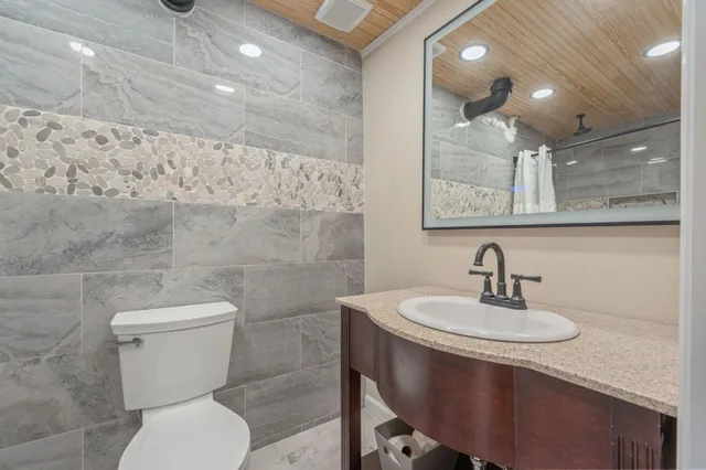 $325,000 | 300 Miracle Strip Parkway, Unit 3A, Mary Esther, FL 32569