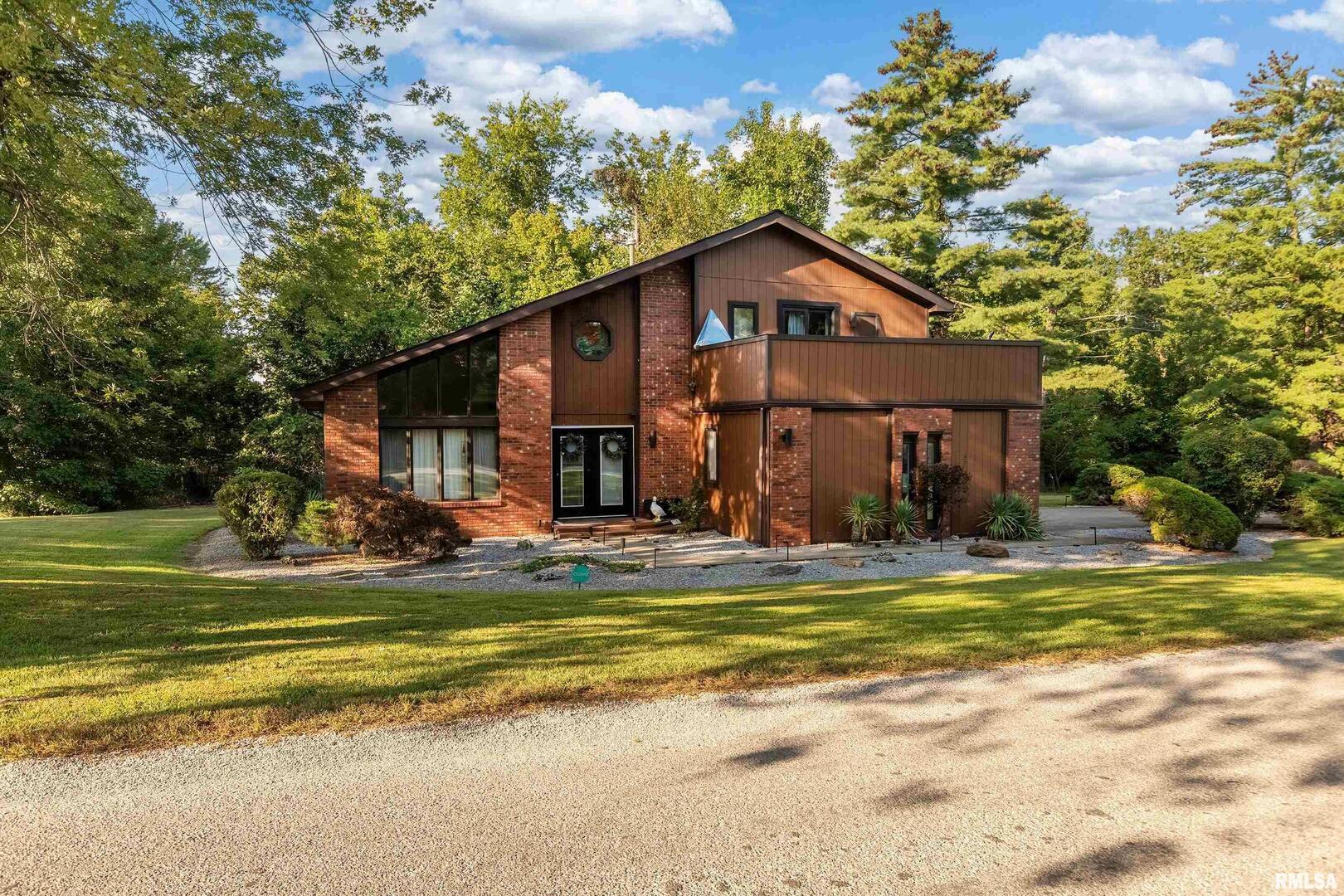 183 Heritage Road Carbondale, IL 62903 - Photo 2 of 50