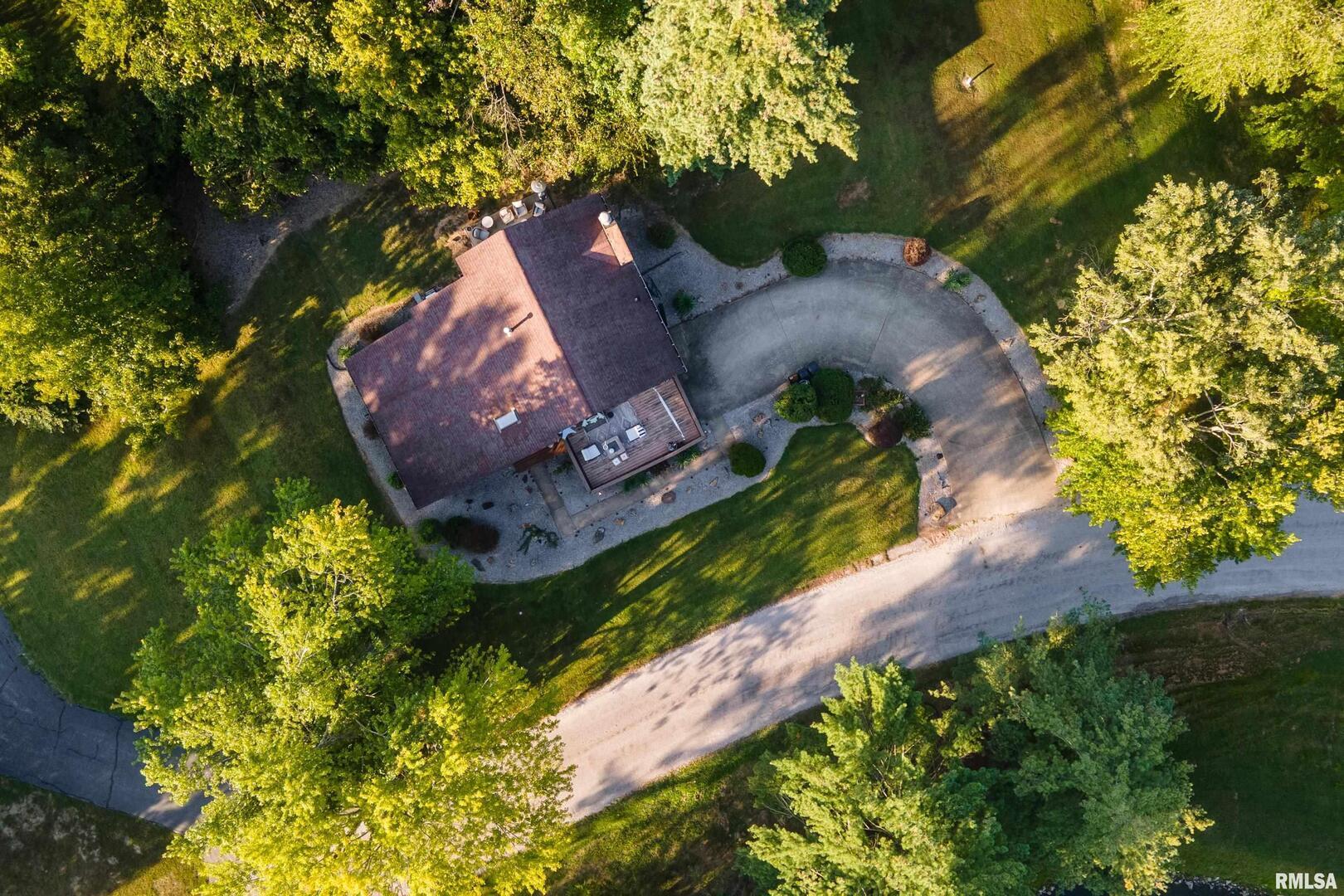 183 Heritage Road Carbondale, IL 62903 - Photo 46 of 50 an aerial view of a house with a yard