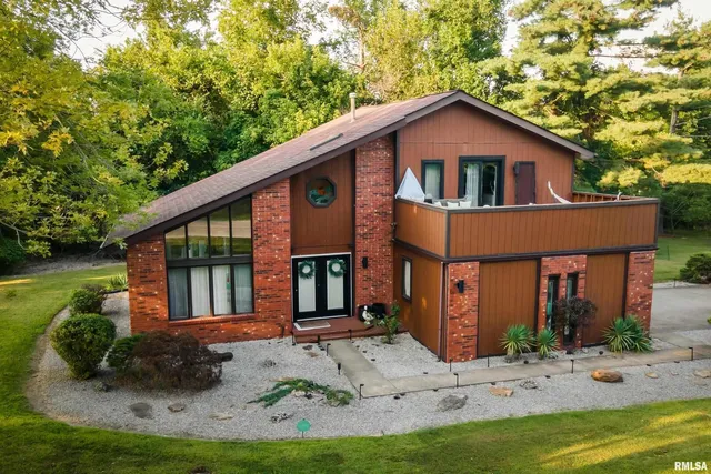 $262,500 | 183 Heritage Road, Carbondale, IL 62903