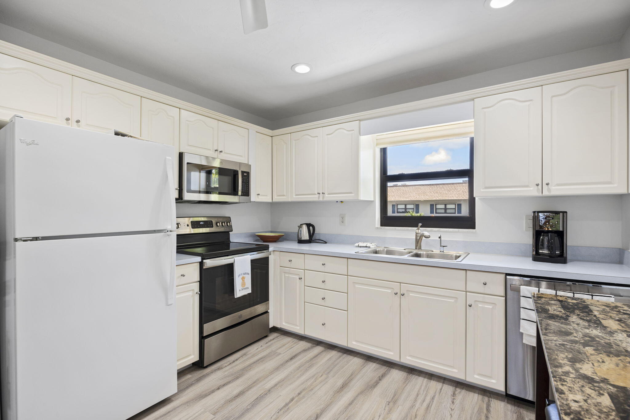 755 Saturn Street, Unit F201 Jupiter, FL 33477 - Photo 12 of 19 7-web-or-mls-6R5A8800