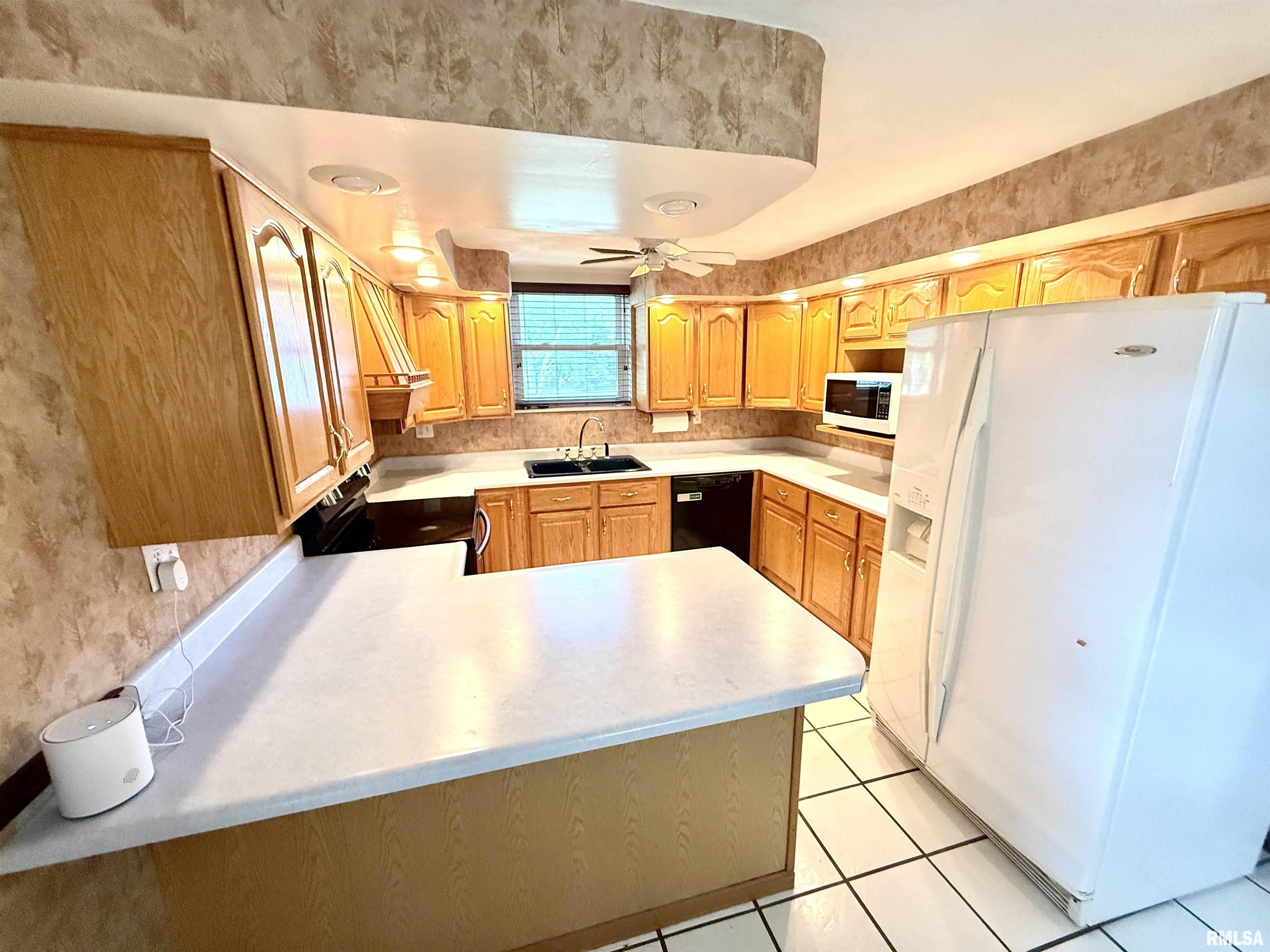 1428 West Northmoor Road Peoria, IL 61614 - Photo 4 of 31