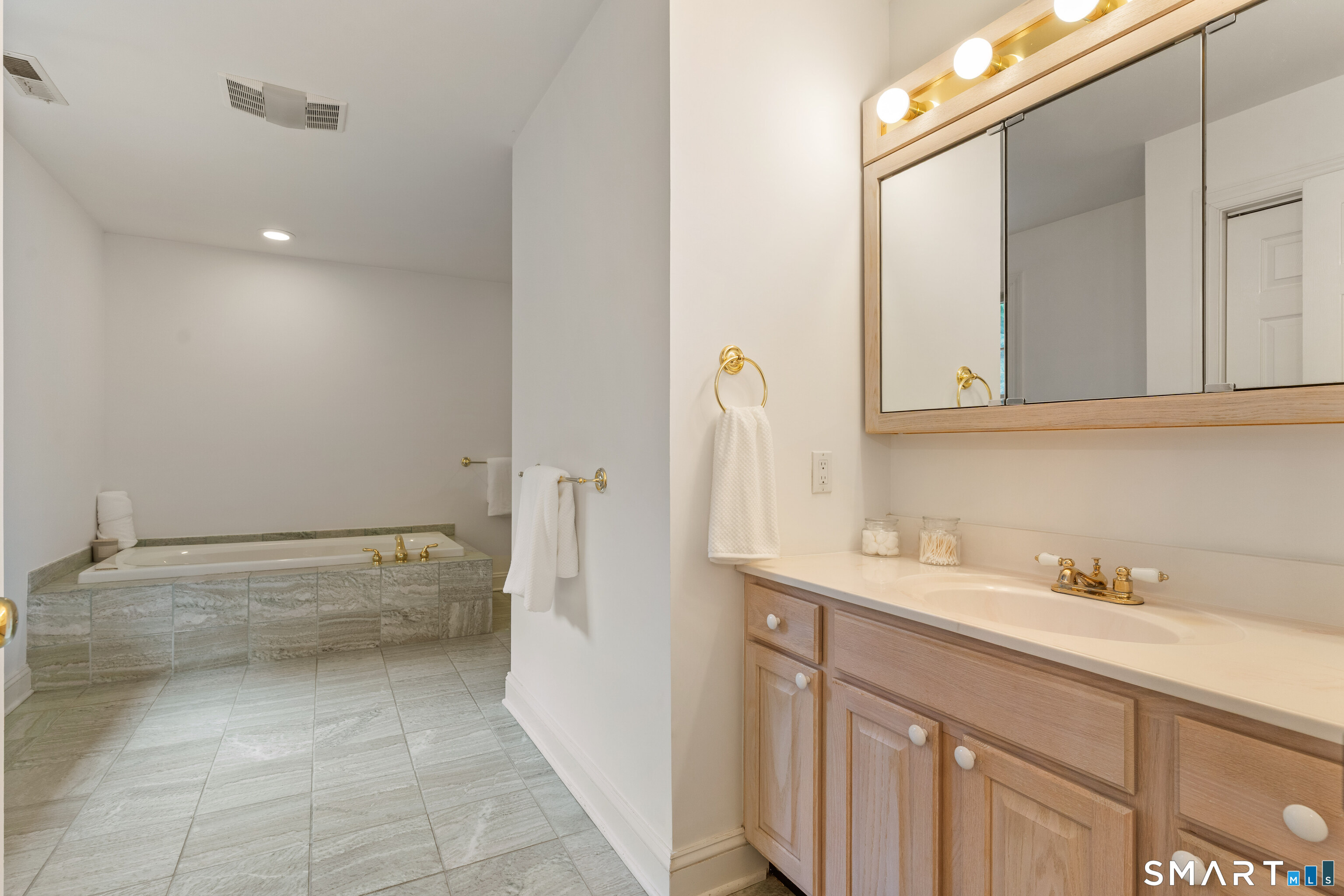 36 Rockhouse Road Wilton, CT 06897 - Photo 16 of 31