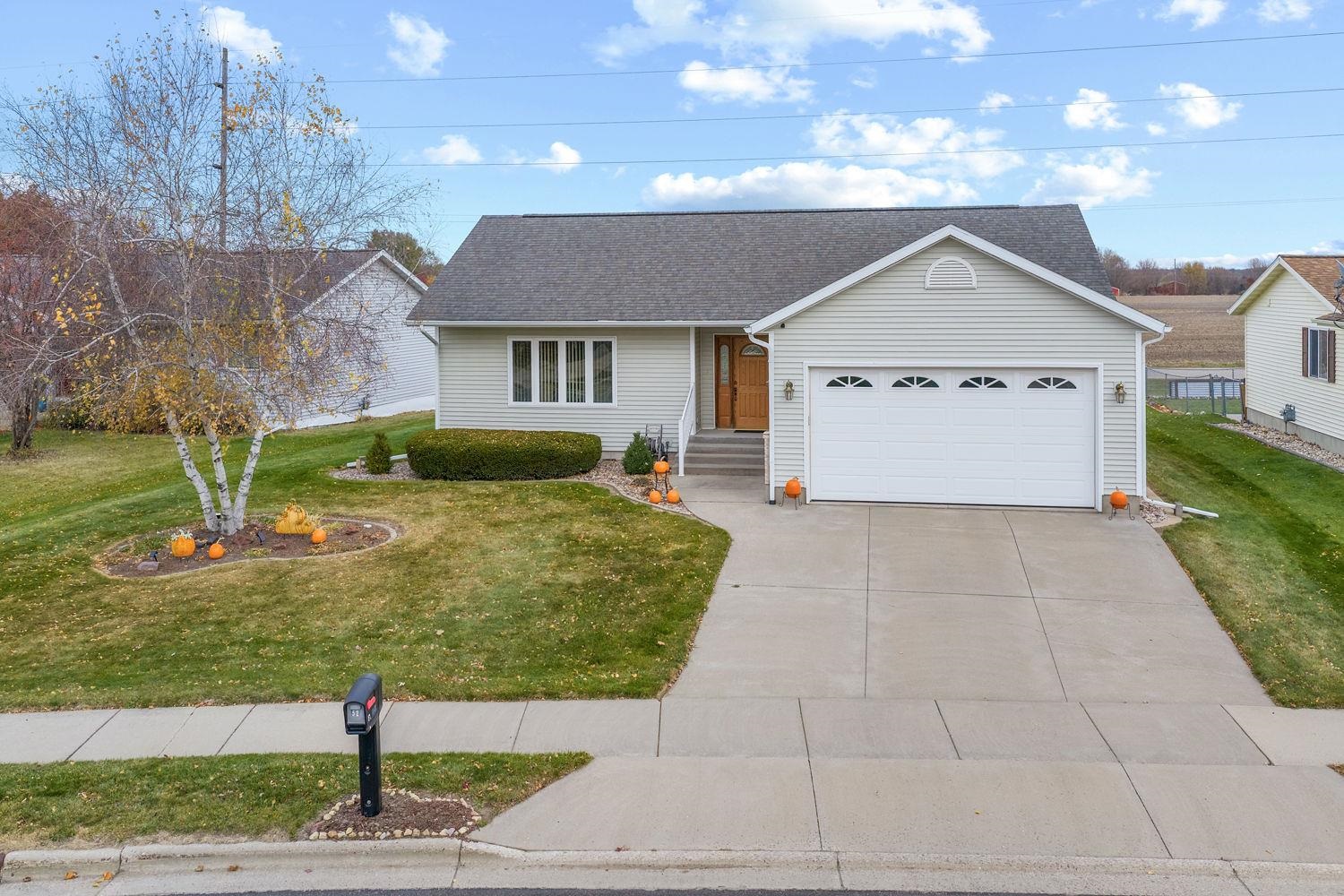 52 Bindl Drive Reedsburg, WI 53959 - Photo 2 of 38
