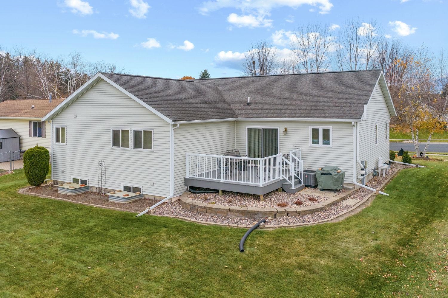 52 Bindl Drive Reedsburg, WI 53959 - Photo 4 of 38