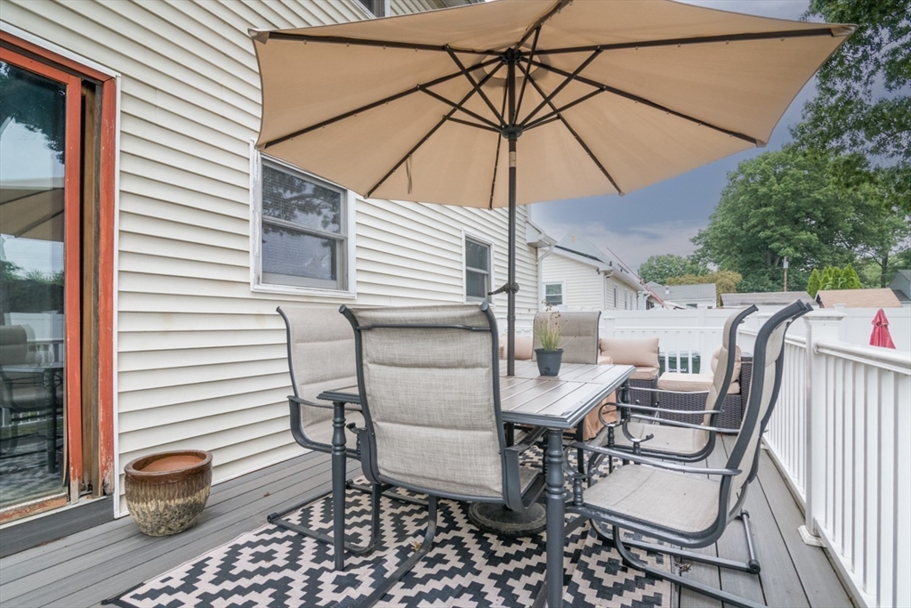 223 Mazarin Street Springfield, MA 01151 - Photo 3 of 32
