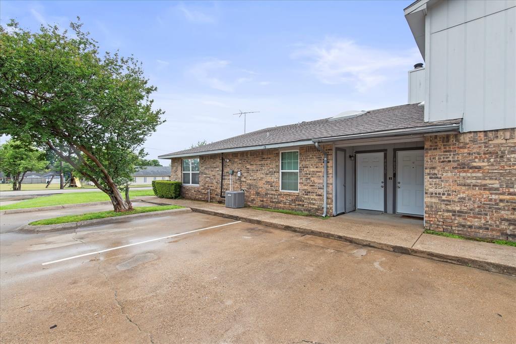 4830 Gatewood Road Garland, TX 75043 - Photo 4 of 26