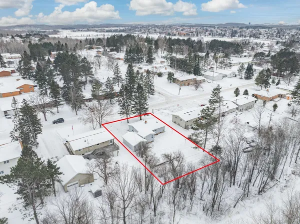 $179,000 | 414 9th Street Northeast, Chisholm, MN 55719