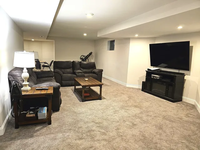 $459,999 | 5417 Christopher Drive, Oak Forest, IL 60452