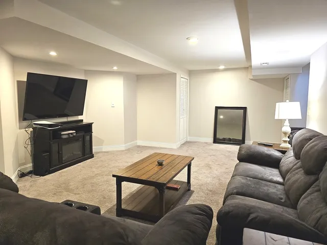 $459,999 | 5417 Christopher Drive, Oak Forest, IL 60452