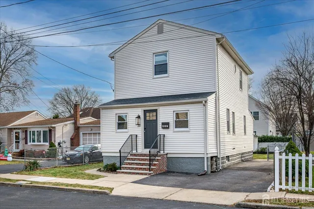 $599,900 | 237 Mawbey Street, Woodbridge, NJ 07095