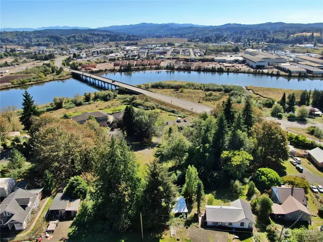 $59,900 | 1129 Wildwood Avenue, Raymond, WA 98577