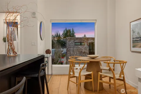 $950,000 | 522 Madrona Way Northeast, Unit 4, Bainbridge Island, WA 98110