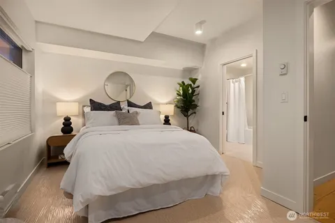 $950,000 | 522 Madrona Way Northeast, Unit 4, Bainbridge Island, WA 98110