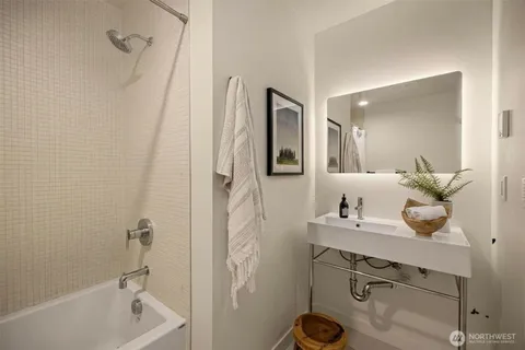 $950,000 | 522 Madrona Way Northeast, Unit 4, Bainbridge Island, WA 98110