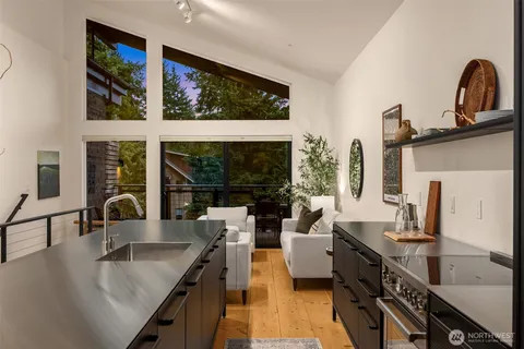 $950,000 | 522 Madrona Way Northeast, Unit 4, Bainbridge Island, WA 98110