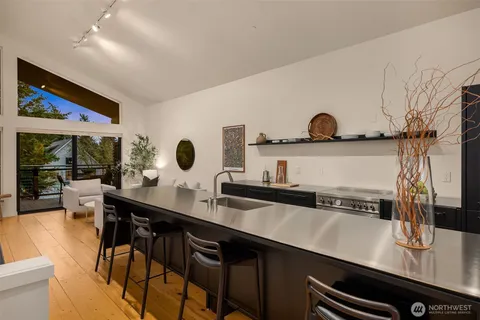 $950,000 | 522 Madrona Way Northeast, Unit 4, Bainbridge Island, WA 98110