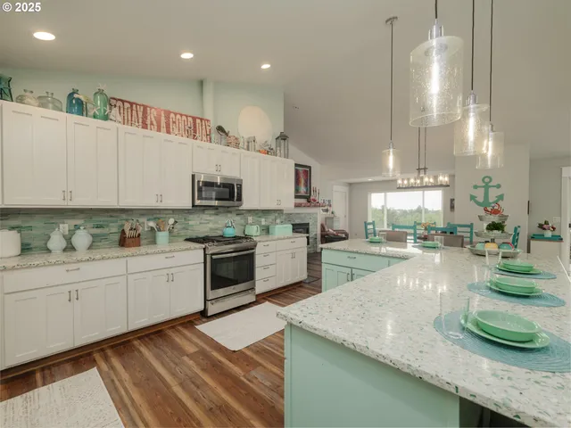 $750,000 | 1659 Whispering Pines Drive, Seaside, OR 97138