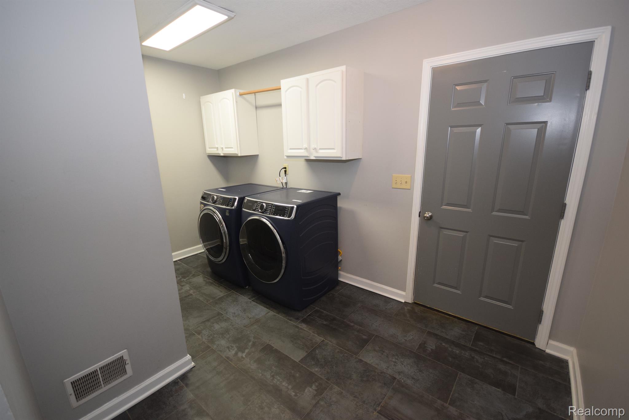 8487 North Vassar Road Mount Morris, MI 48458 - Photo 17 of 31 Gallery Image 17