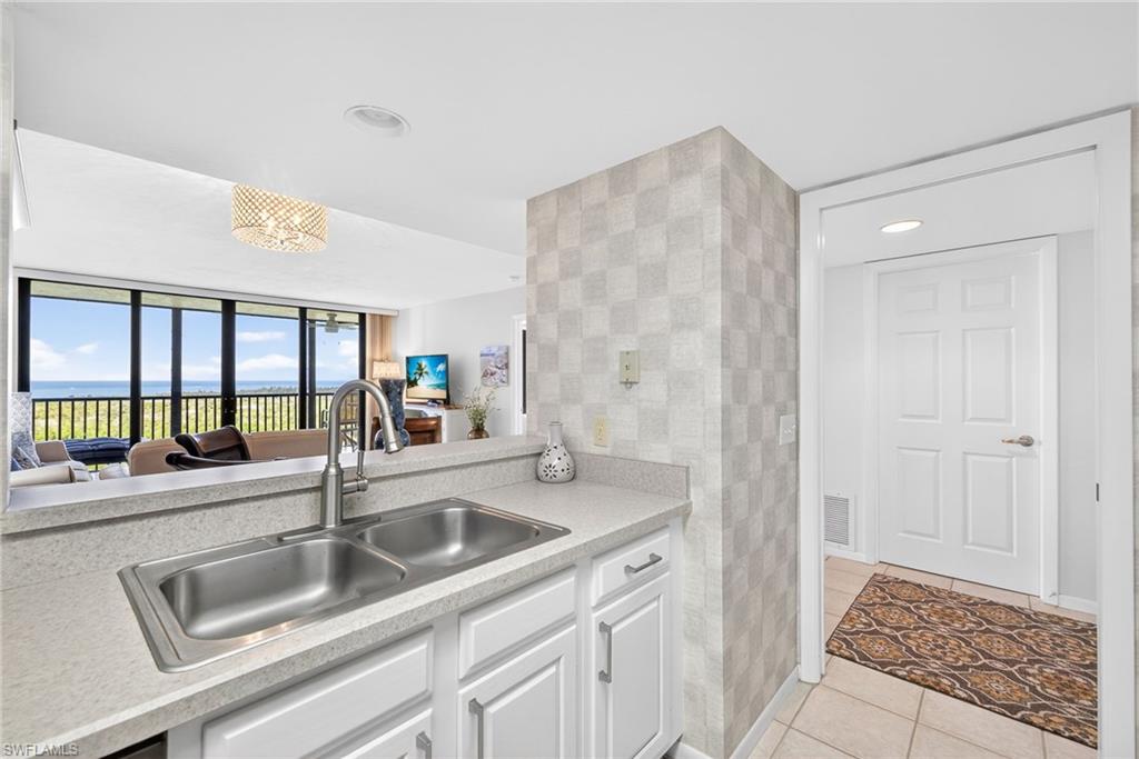 17 Bluebill Avenue, Unit 702 Naples, FL 34108 - Photo 6 of 27