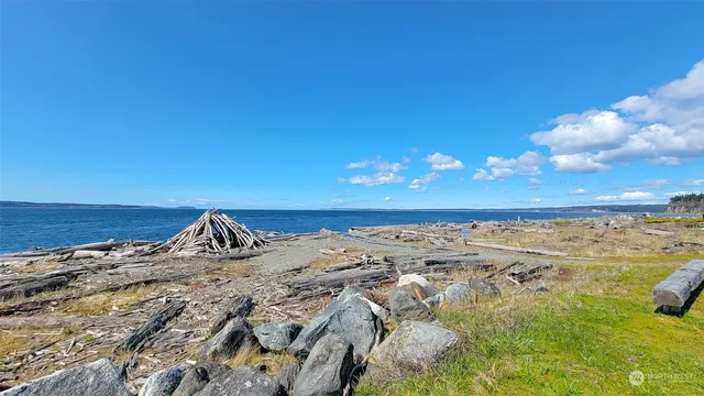 $699,950 | 3780 Oceanside Drive, Greenbank, WA 98253