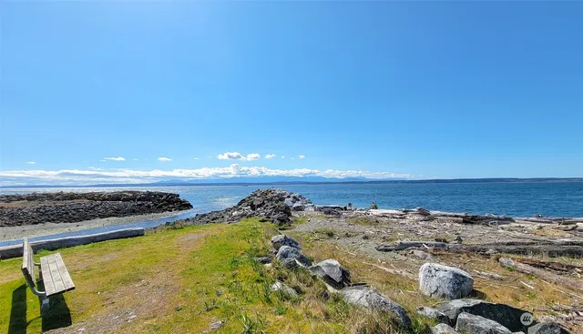 $699,950 | 3780 Oceanside Drive, Greenbank, WA 98253