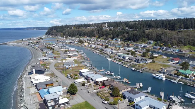 $699,950 | 3780 Oceanside Drive, Greenbank, WA 98253