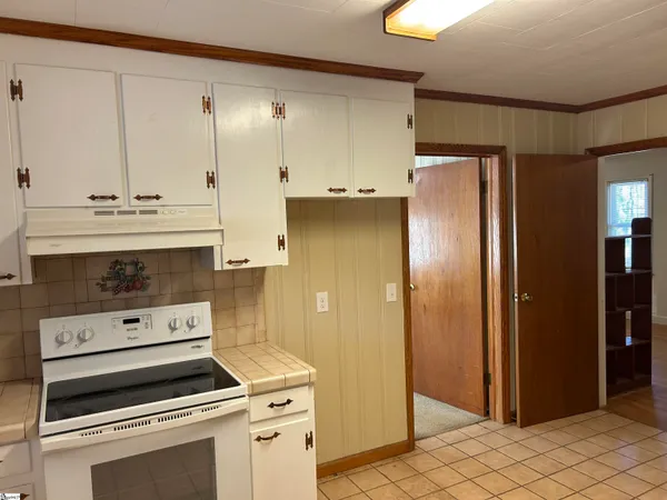 $279,900 | 1598 Sunset Boulevard, Clinton, SC 29325