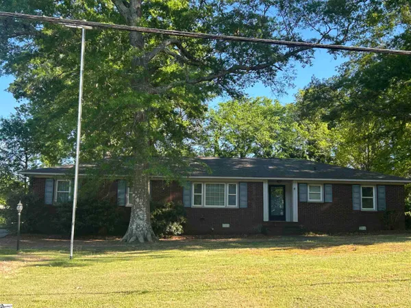$279,900 | 1598 Sunset Boulevard, Clinton, SC 29325