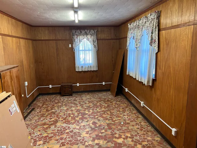 $279,900 | 1598 Sunset Boulevard, Clinton, SC 29325