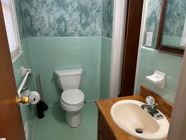 $279,900 | 1598 Sunset Boulevard, Clinton, SC 29325