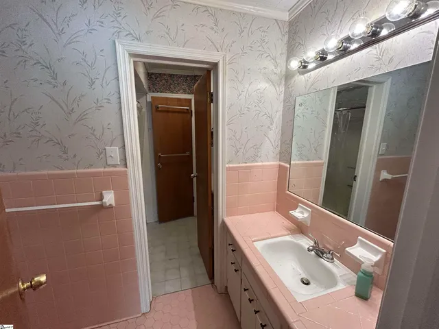 $279,900 | 1598 Sunset Boulevard, Clinton, SC 29325