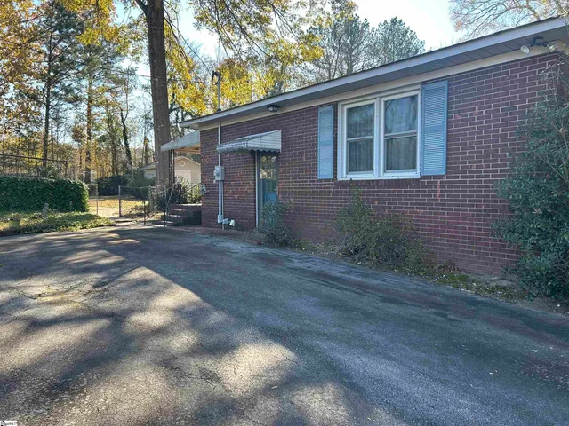 $279,900 | 1598 Sunset Boulevard, Clinton, SC 29325