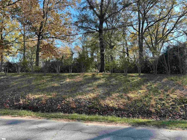 $279,900 | 1598 Sunset Boulevard, Clinton, SC 29325