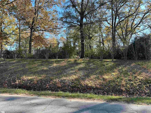 $279,900 | 1598 Sunset Boulevard, Clinton, SC 29325