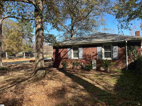 $279,900 | 1598 Sunset Boulevard, Clinton, SC 29325
