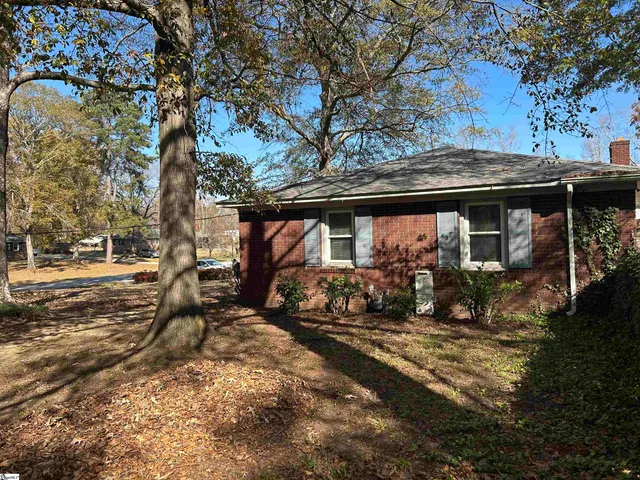 $279,900 | 1598 Sunset Boulevard, Clinton, SC 29325