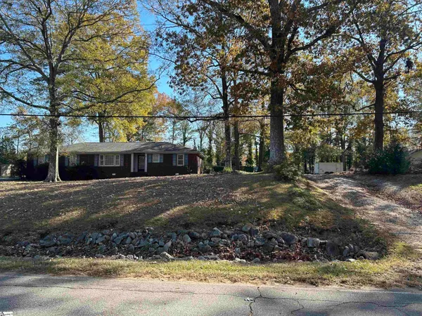 $279,900 | 1598 Sunset Boulevard, Clinton, SC 29325