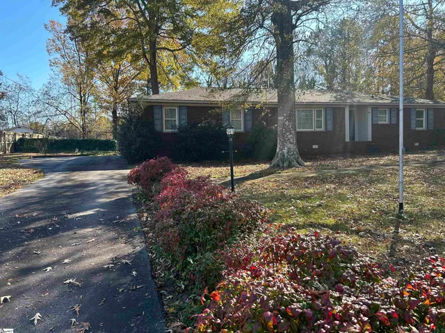 $279,900 | 1598 Sunset Boulevard, Clinton, SC 29325