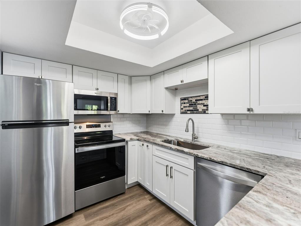 1008 Lennox Road West Palm Harbor, FL 34683 - Photo 8 of 30