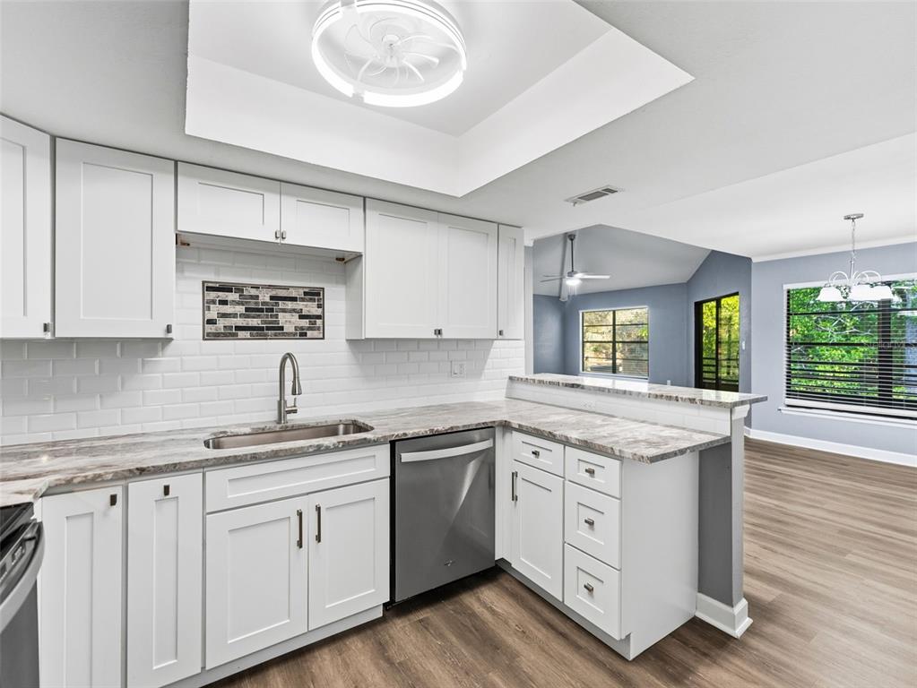 1008 Lennox Road West Palm Harbor, FL 34683 - Photo 9 of 30