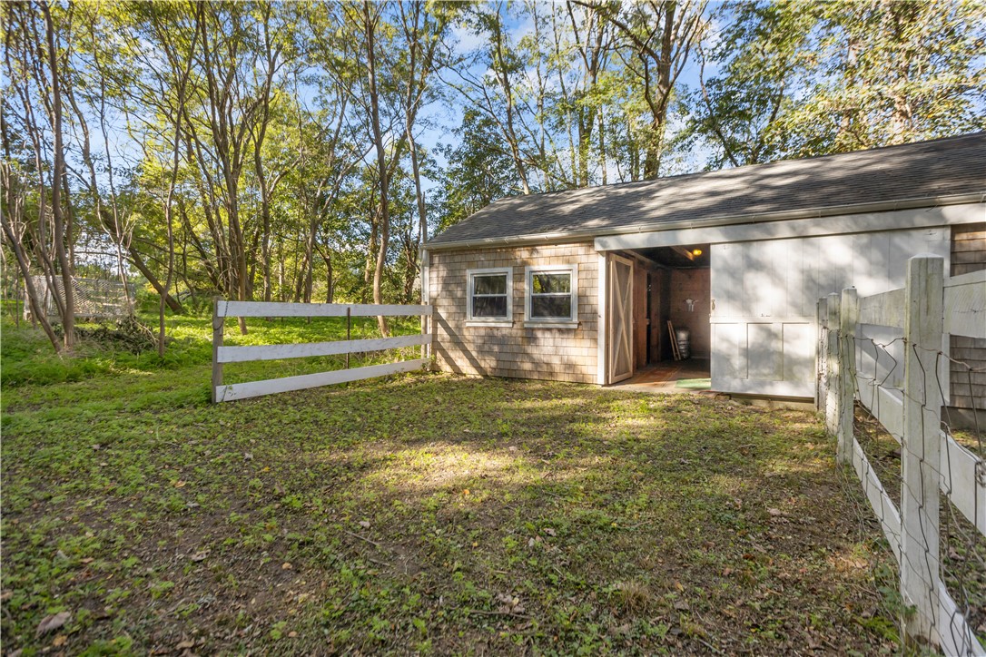 184 Glen Road Portsmouth, RI 02871 - Photo 14 of 37 Gallery Image 14