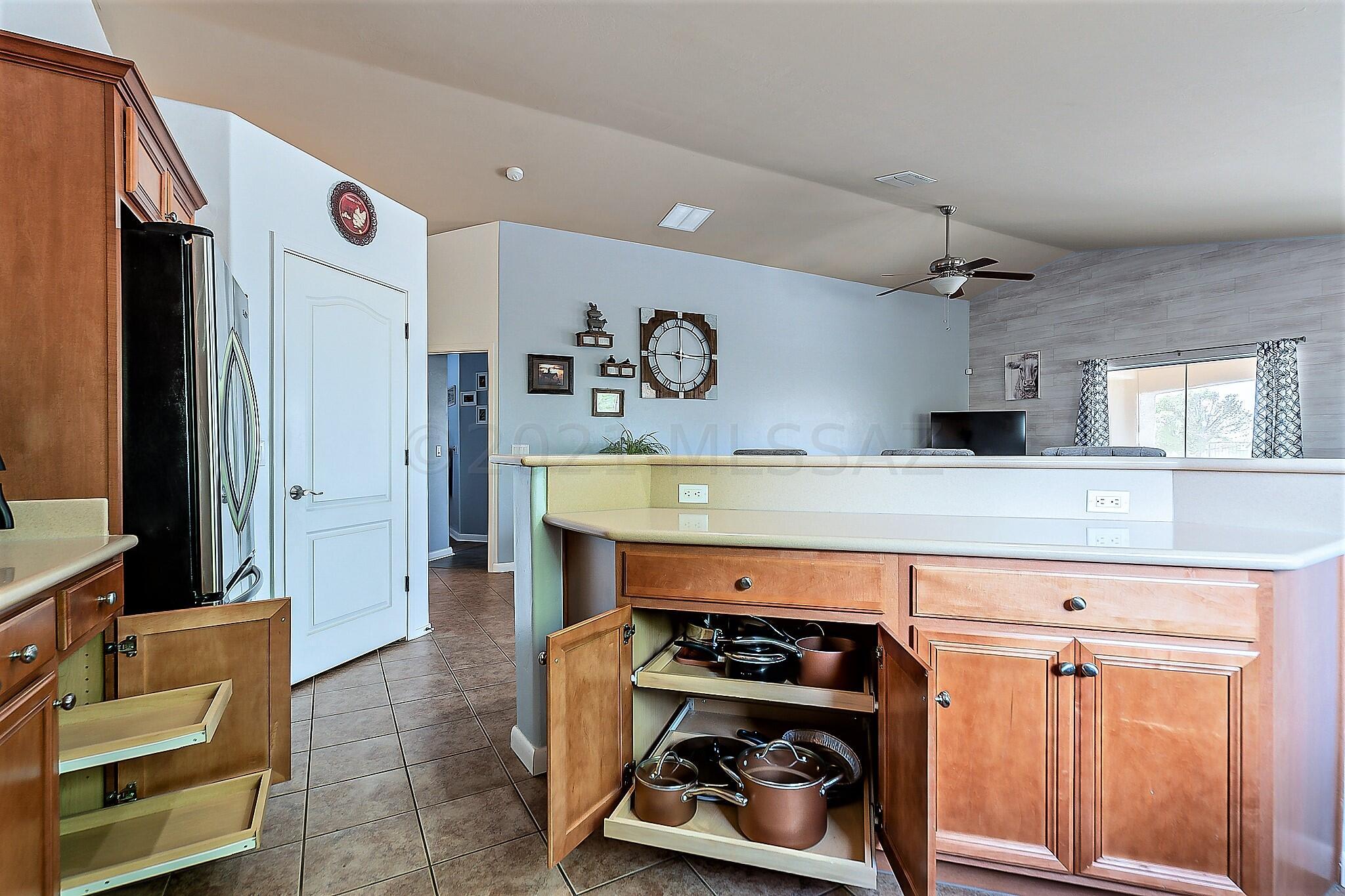 546 South Stone Bench Road Vail, AZ 85641 - Photo 8 of 35 Gallery Image 8