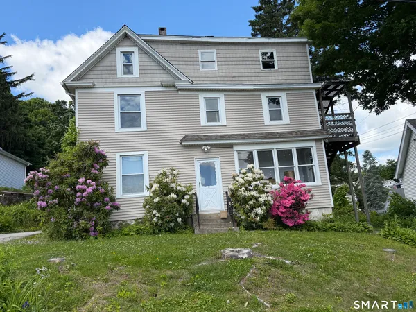 $1,450 | 12 Hillcrest Avenue, Unit 3, Watertown, CT 06795